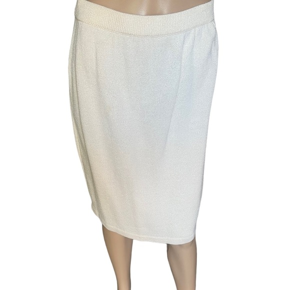 St. John Evening Gold Star
Ribbon Sweater Black/ivory skirt | Size M/4 - Picture 12 of 16